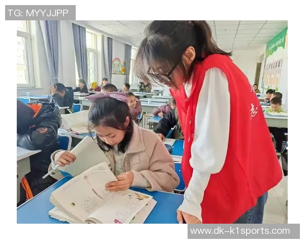 玉溪足球球星闪耀绿茵赛场助力家乡体育事业全面发展 玉溪足球球星闪耀绿茵赛场助力家乡体育事业全面发展